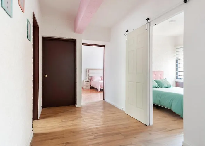 Roma Sur Parking, 24-7 Security Apartment