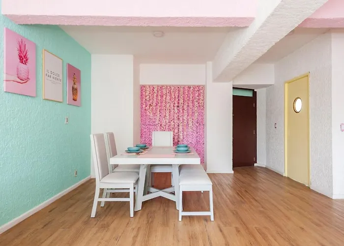 Roma Sur Parking, 24-7 Security Apartment *
